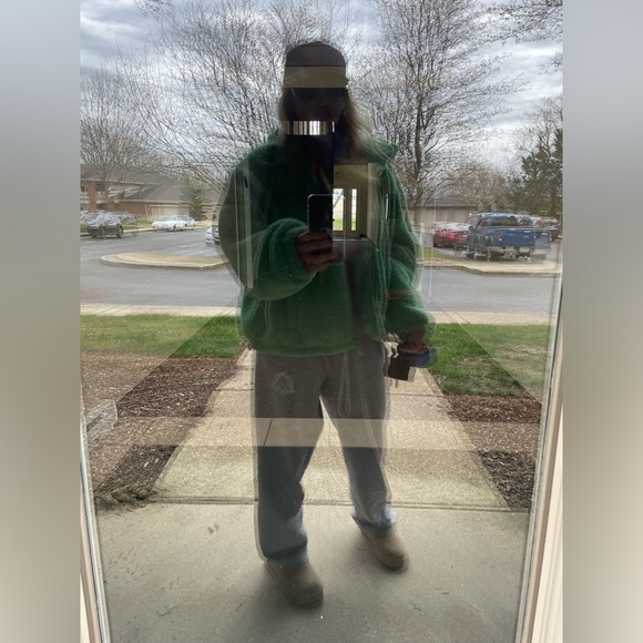 Meet your Posher, Campbell - Picture 2 of 3